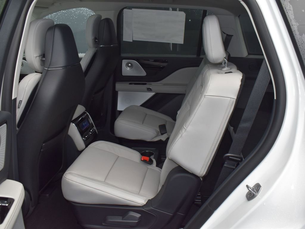New 2026 Lincoln Aviator Reserve w/ Luxury Package image 11