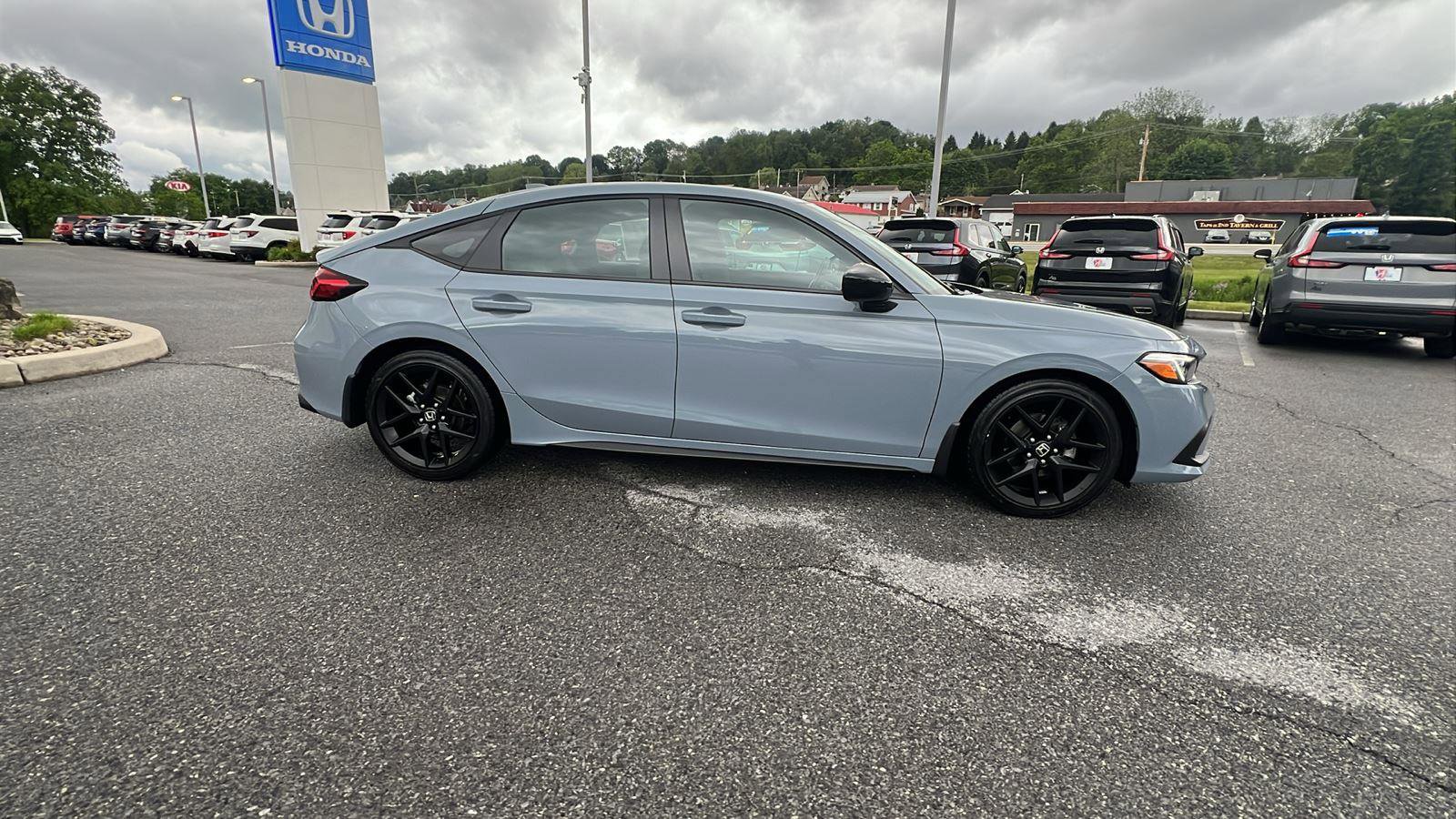 Used 2022 Honda Civic Sport image 3