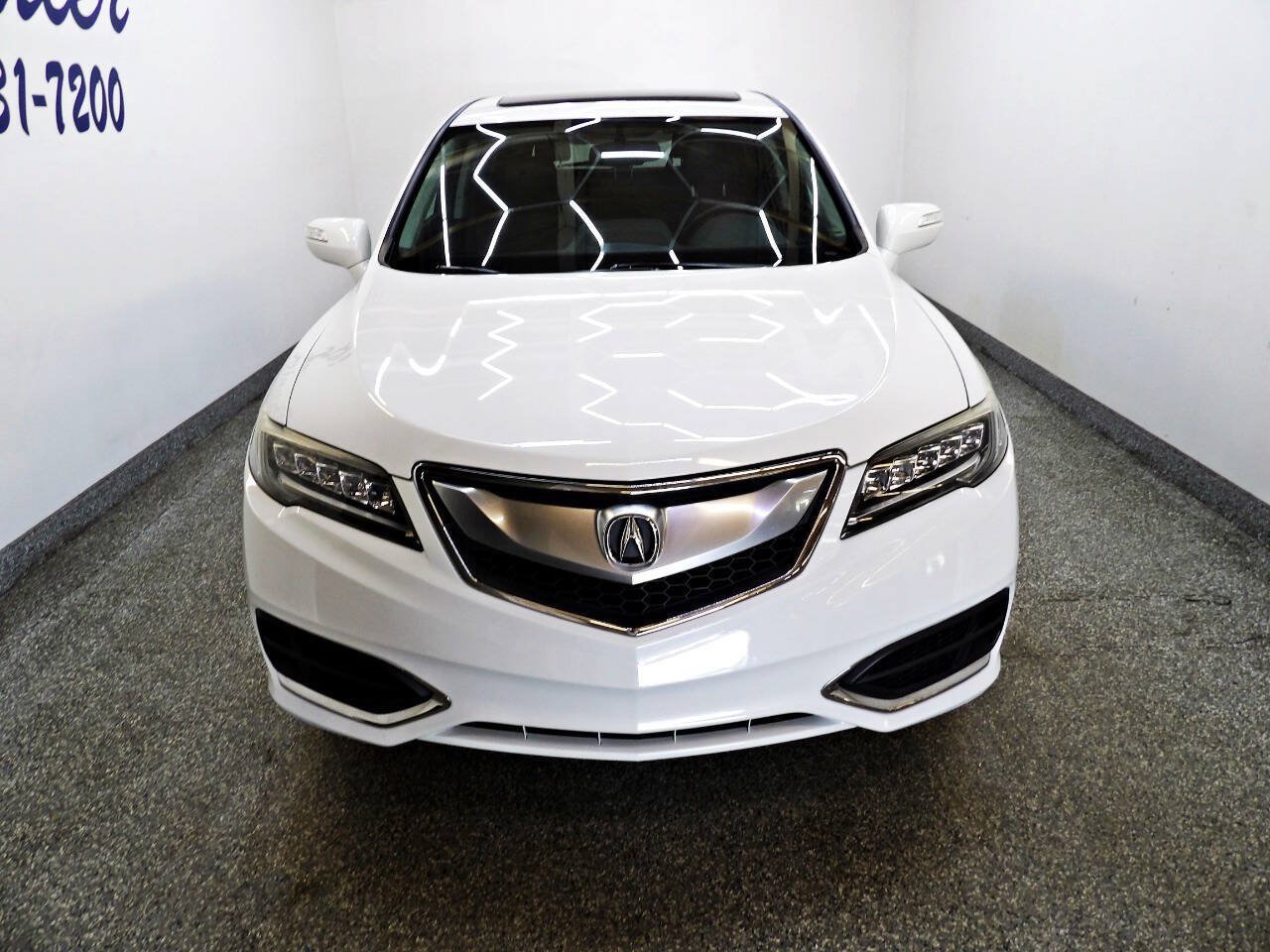 Used 2017 Acura RDX w/ Technology Package AWD/4WD image 2