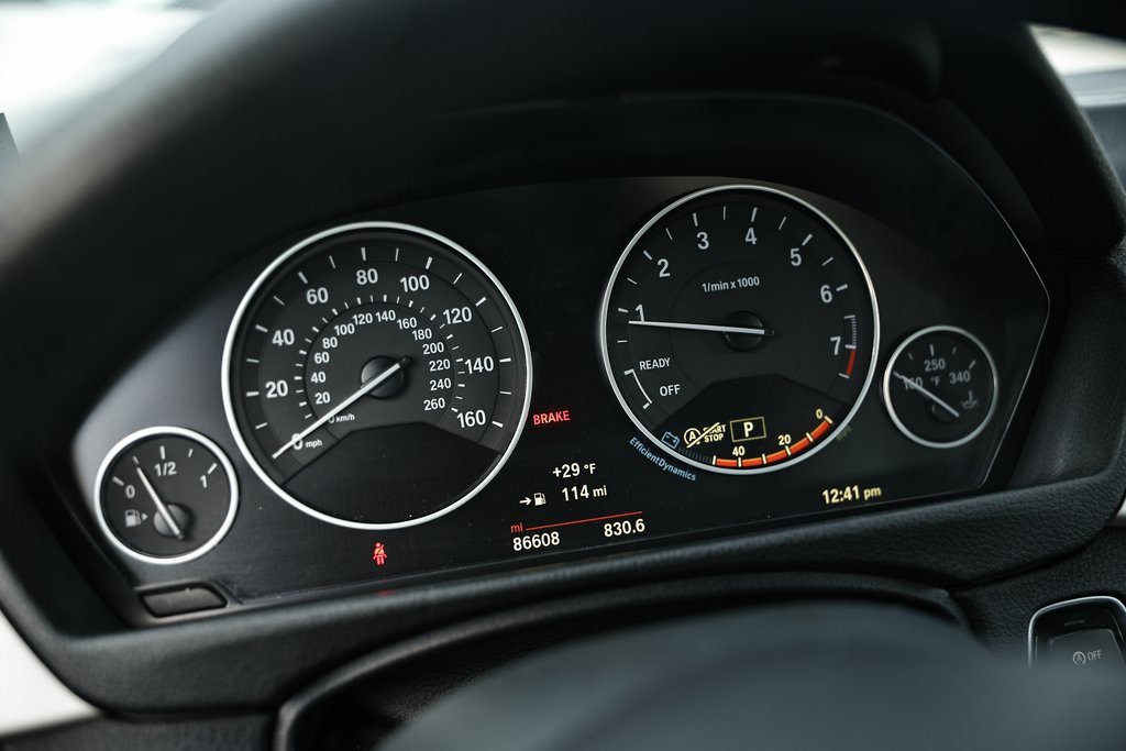 Used 2018 BMW 320i Sedan w/ Convenience Package image 33