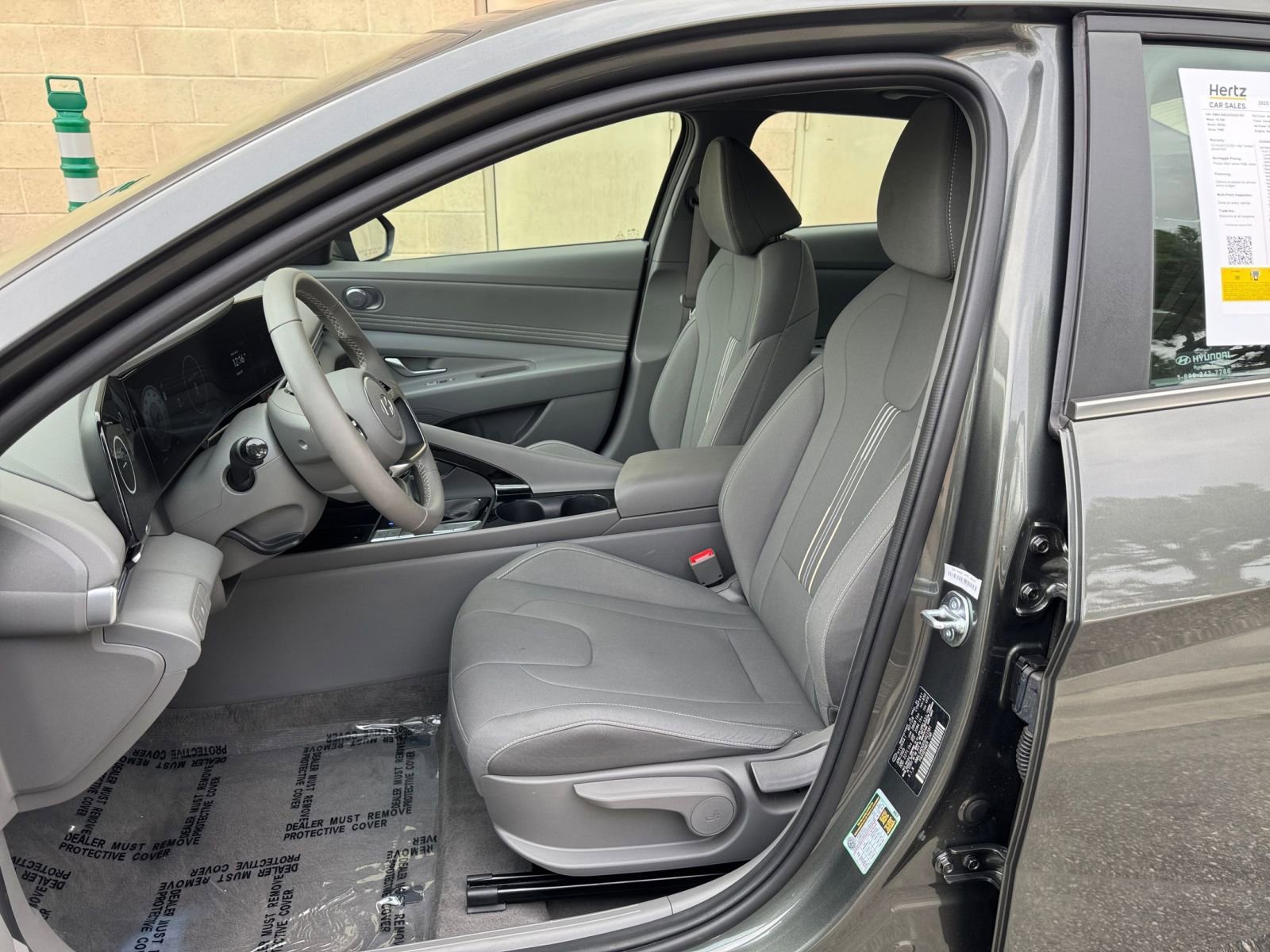 Used 2025 Hyundai Elantra SEL FWD image 28