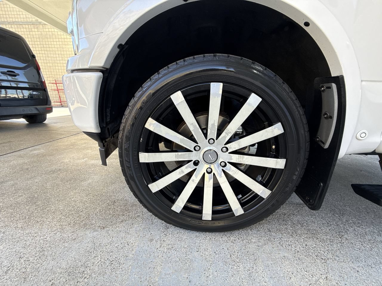 Used 2019 Ford F150 Platinum w/ Equipment Group 701A Luxury AWD/4WD image 34