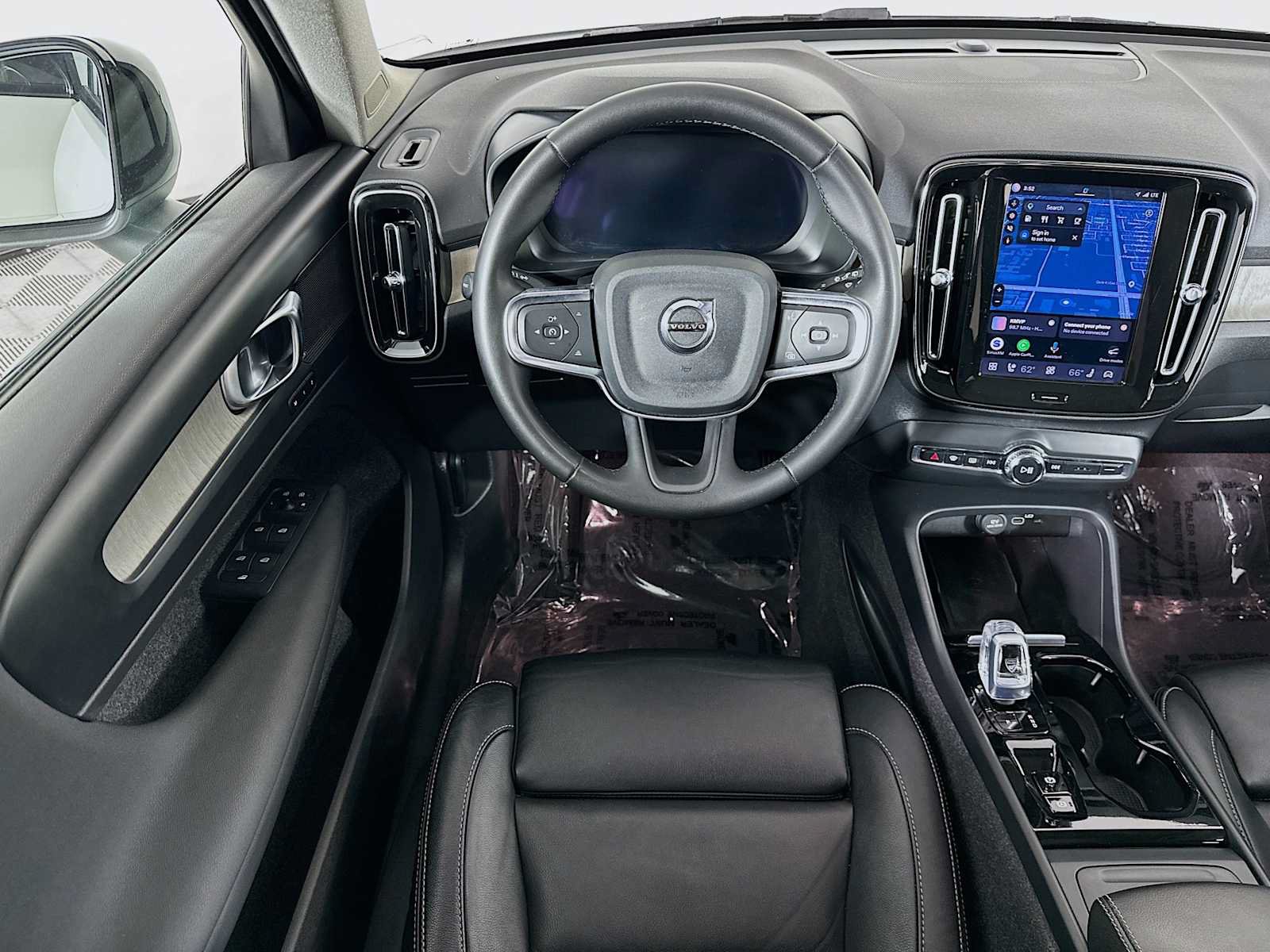 Used 2023 Volvo XC40 B5 Plus w/ Protection Package Premier AWD/4WD image 21