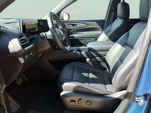 Used 2025 Chevrolet Traverse LT image 18