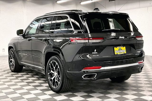 Used 2024 Jeep Grand Cherokee Summit AWD/4WD image 2
