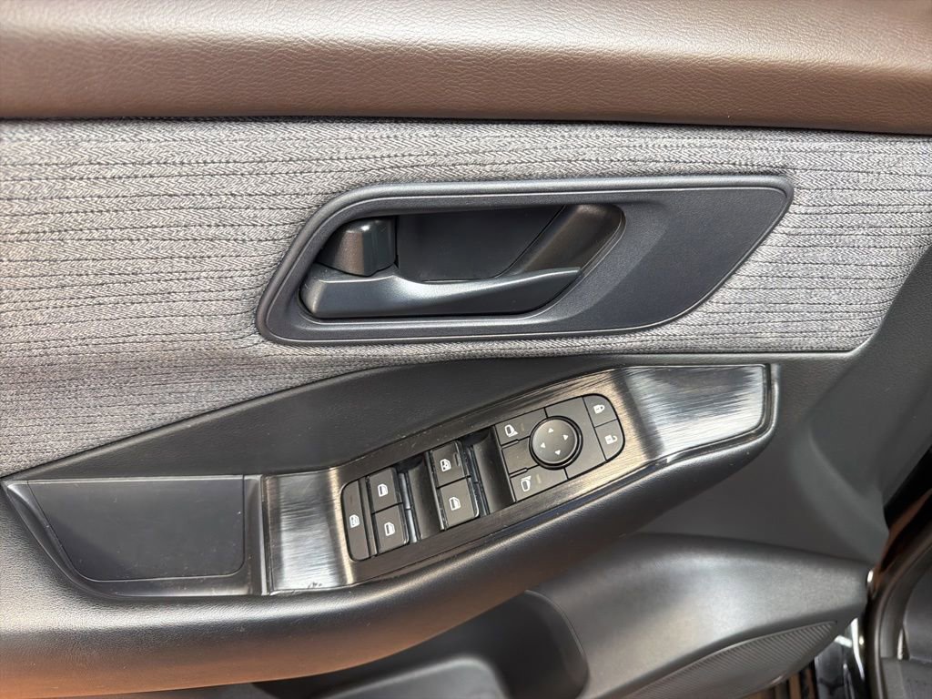 Used 2023 Nissan Rogue S FWD image 22