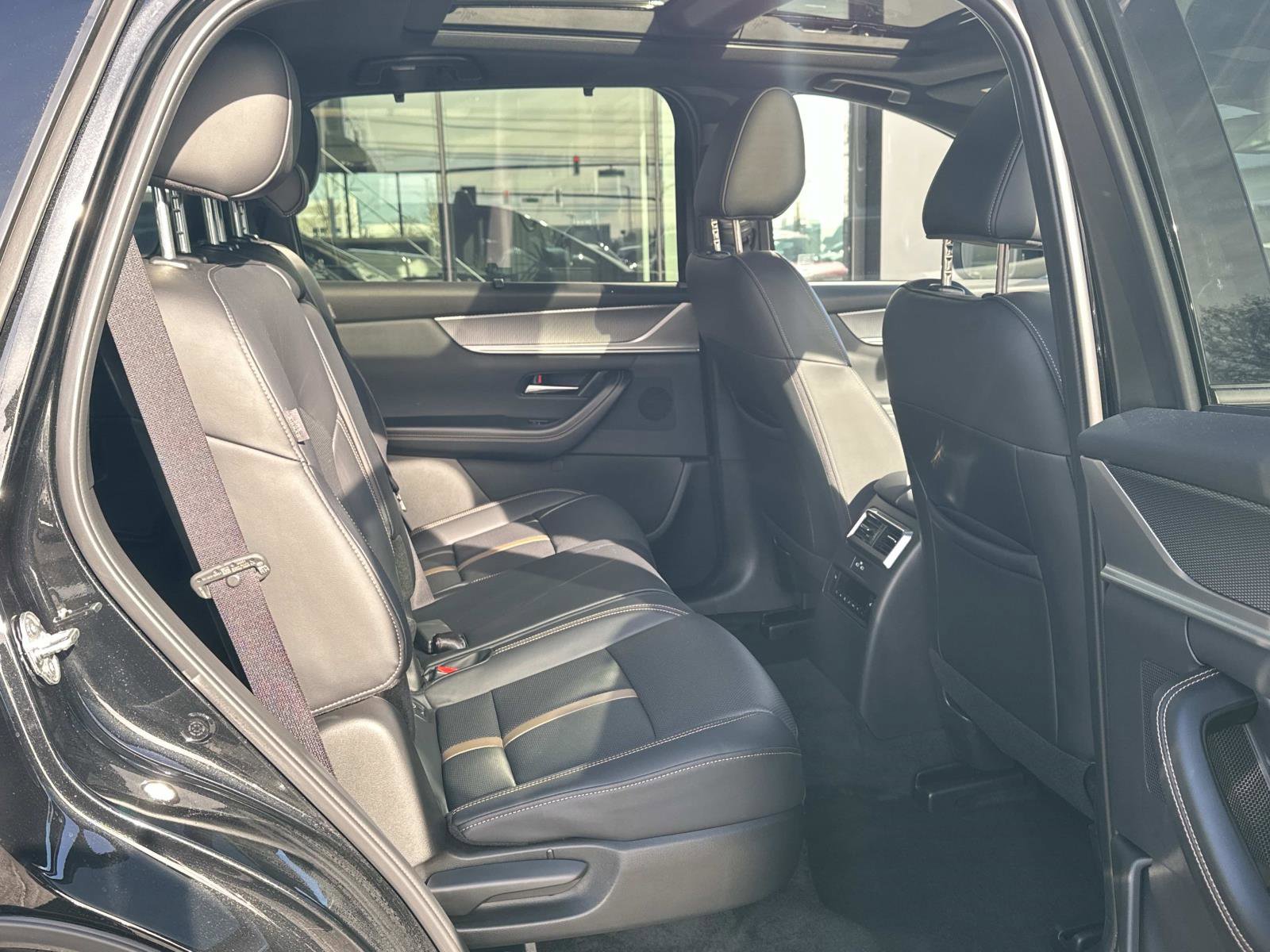 Used 2025 MAZDA CX-70 Plug-In Hybrid w/ Premium Plus image 14