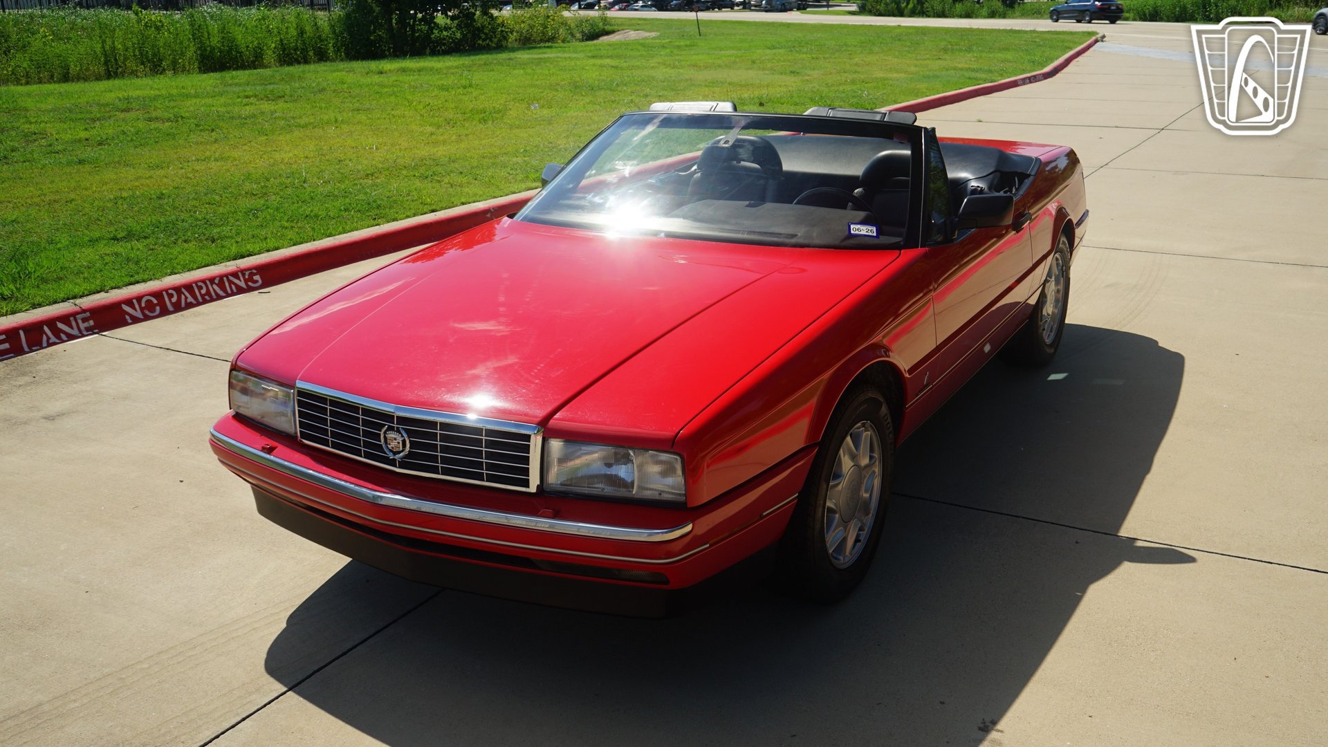 Used 1991 Cadillac Allante FWD image 2