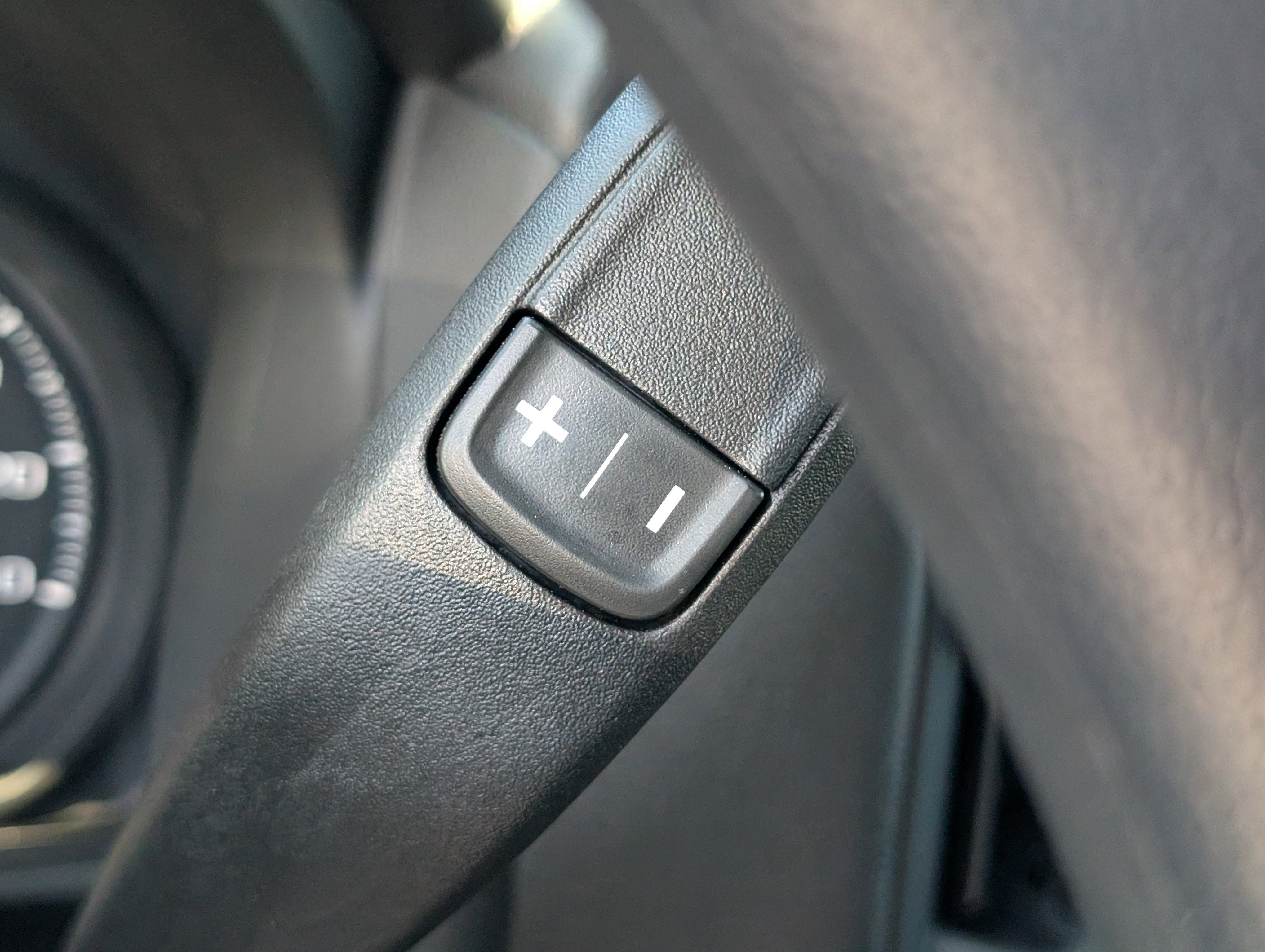 Used 2025 Chevrolet Silverado 1500 Custom image 24
