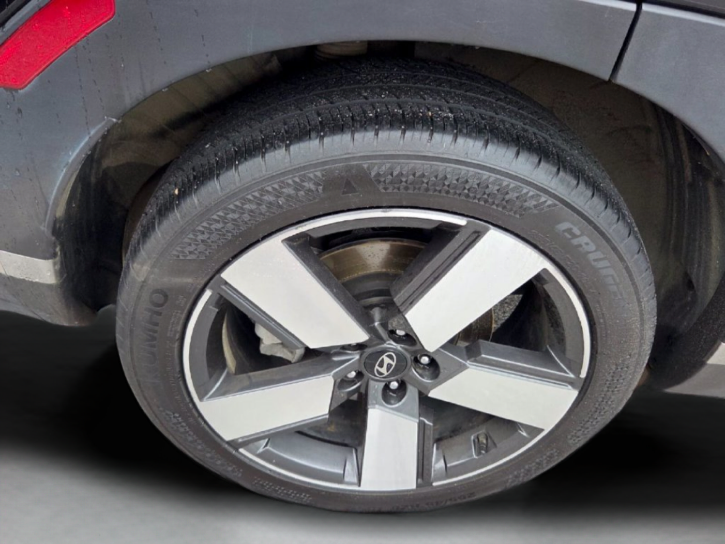Used 2024 Hyundai Santa Fe Limited FWD image 17