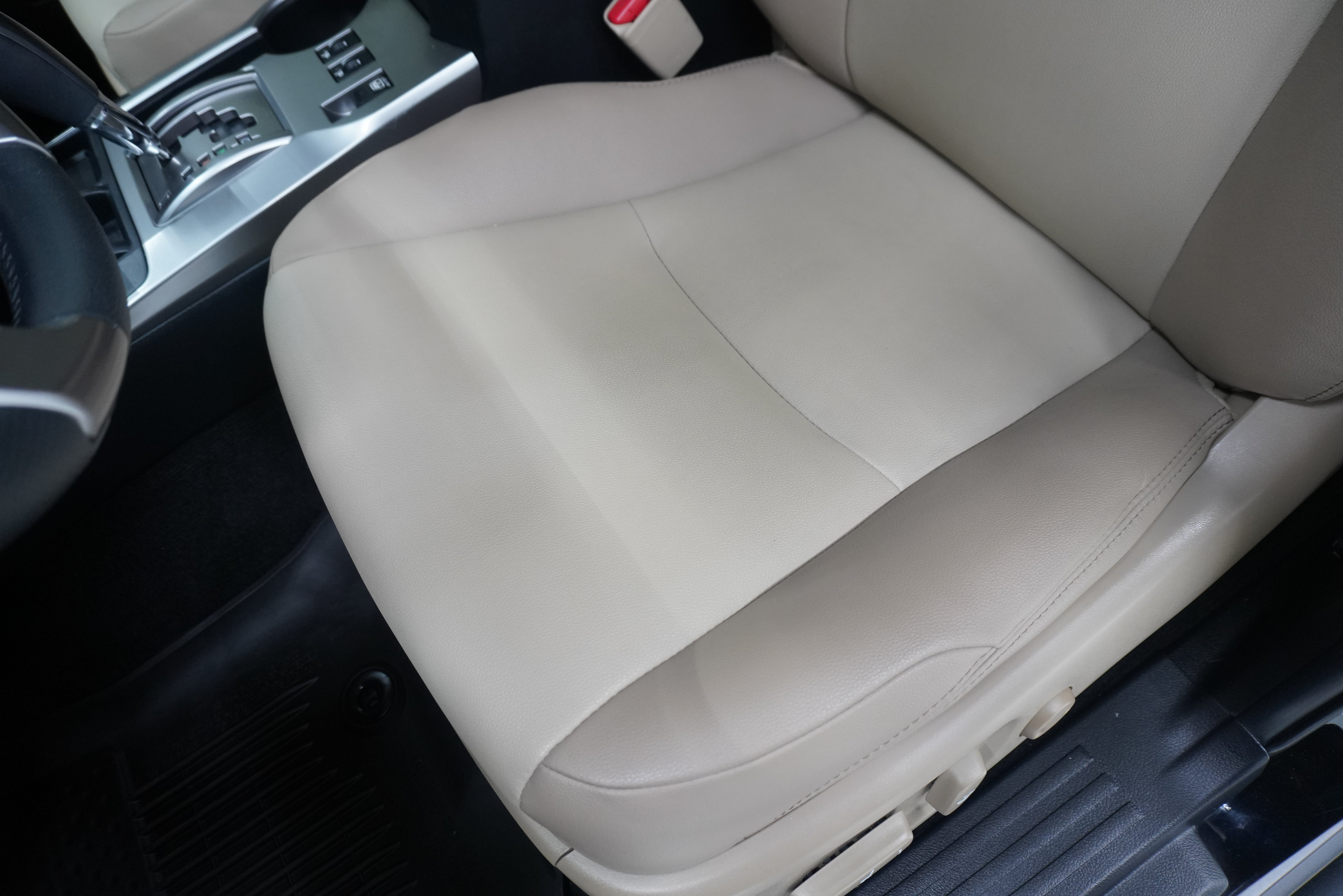 Used 2022 Toyota 4Runner SR5 Premium w/ Moonroof Package RWD image 13