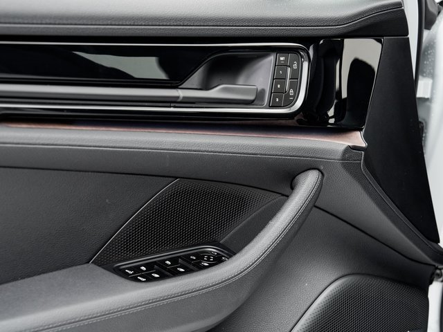 Certified 2025 Porsche Panamera 4 AWD/4WD image 8