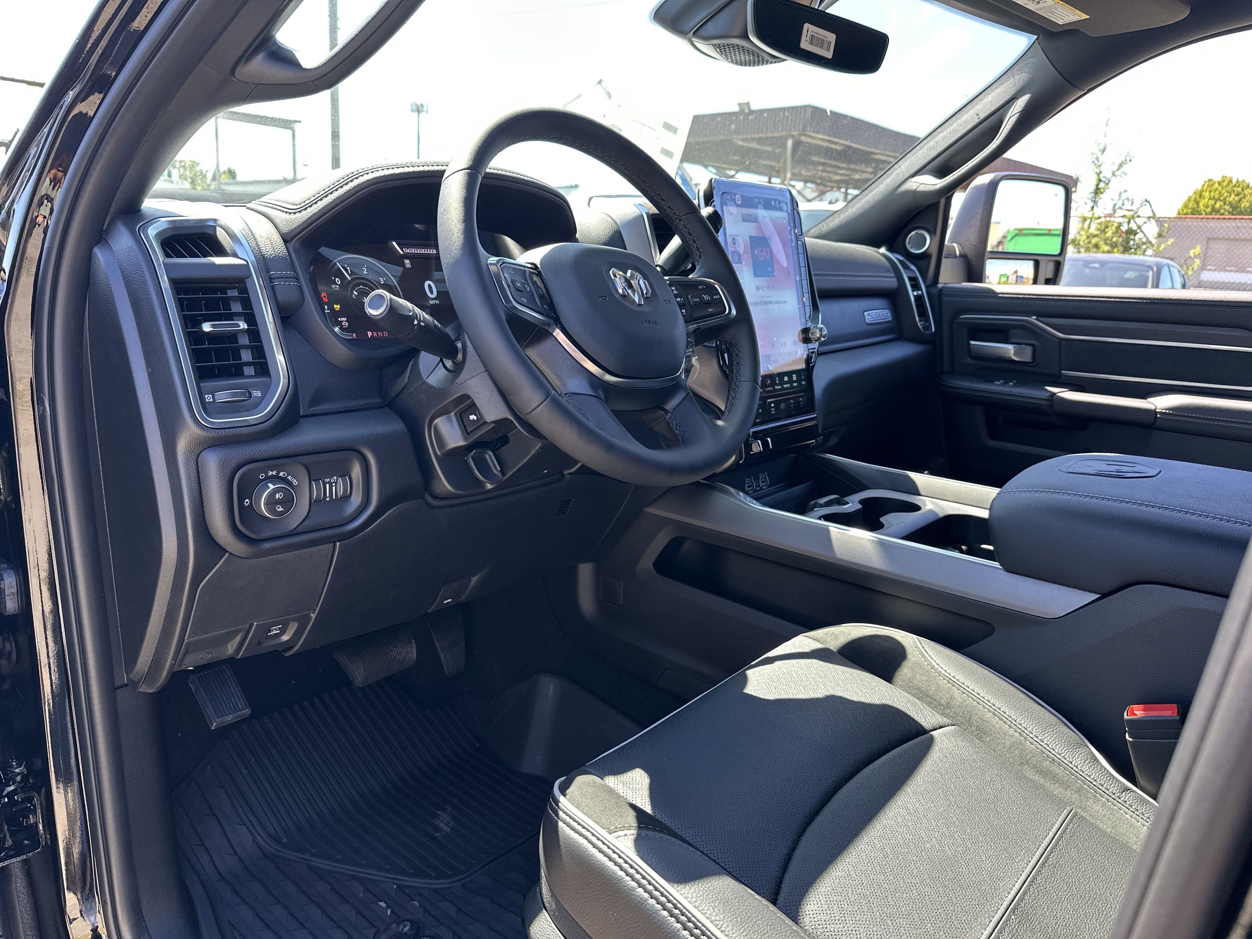 New 2025 RAM 3500 Laramie AWD/4WD image 9