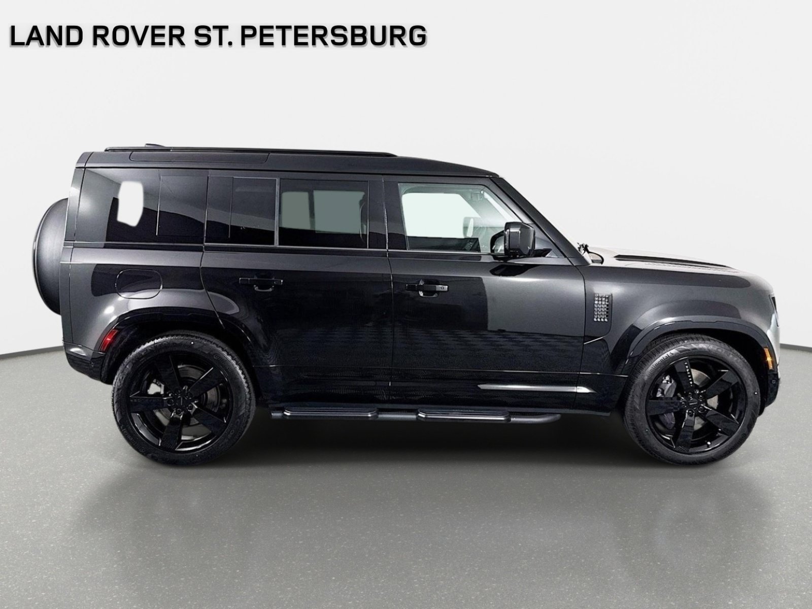 Used 2026 Land Rover Defender 110 X-Dynamic SE AWD/4WD image 4