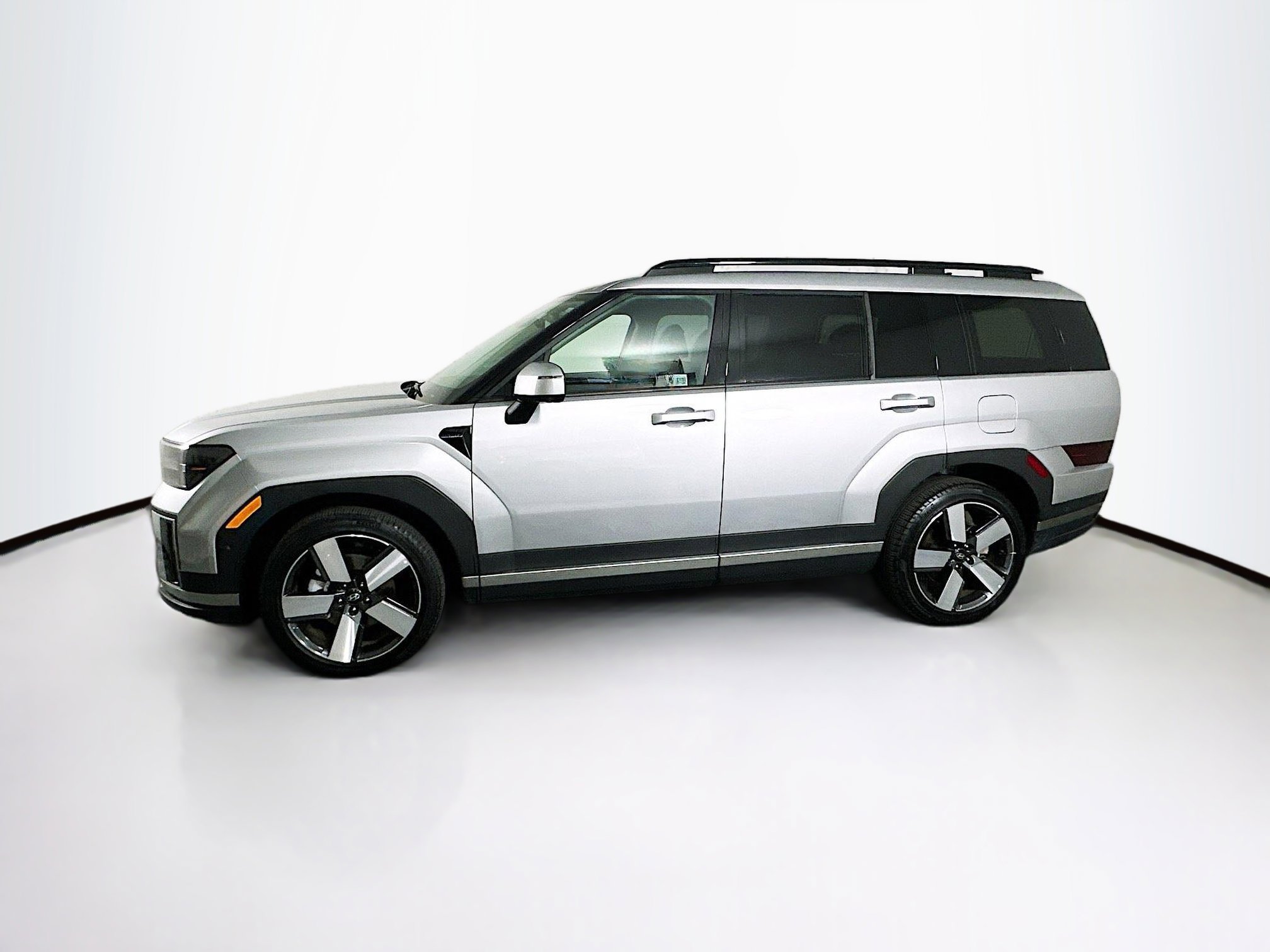 Used 2025 Hyundai Santa Fe Limited image 4