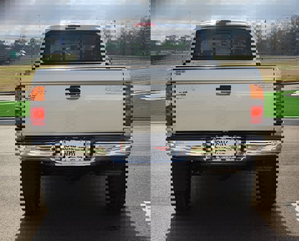 Used 2004 Toyota Tacoma PreRunner image 3