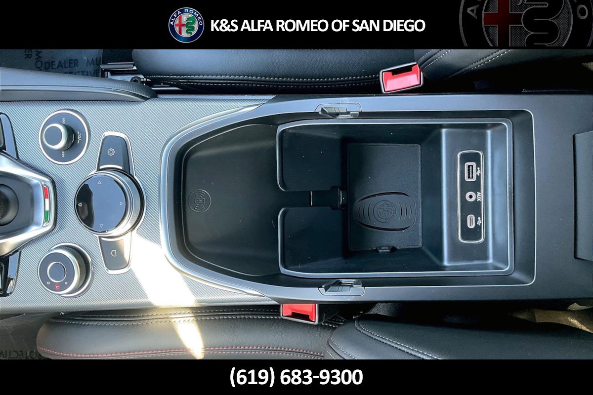 New 2025 Alfa Romeo Giulia w/ Driving Assist Package image 15