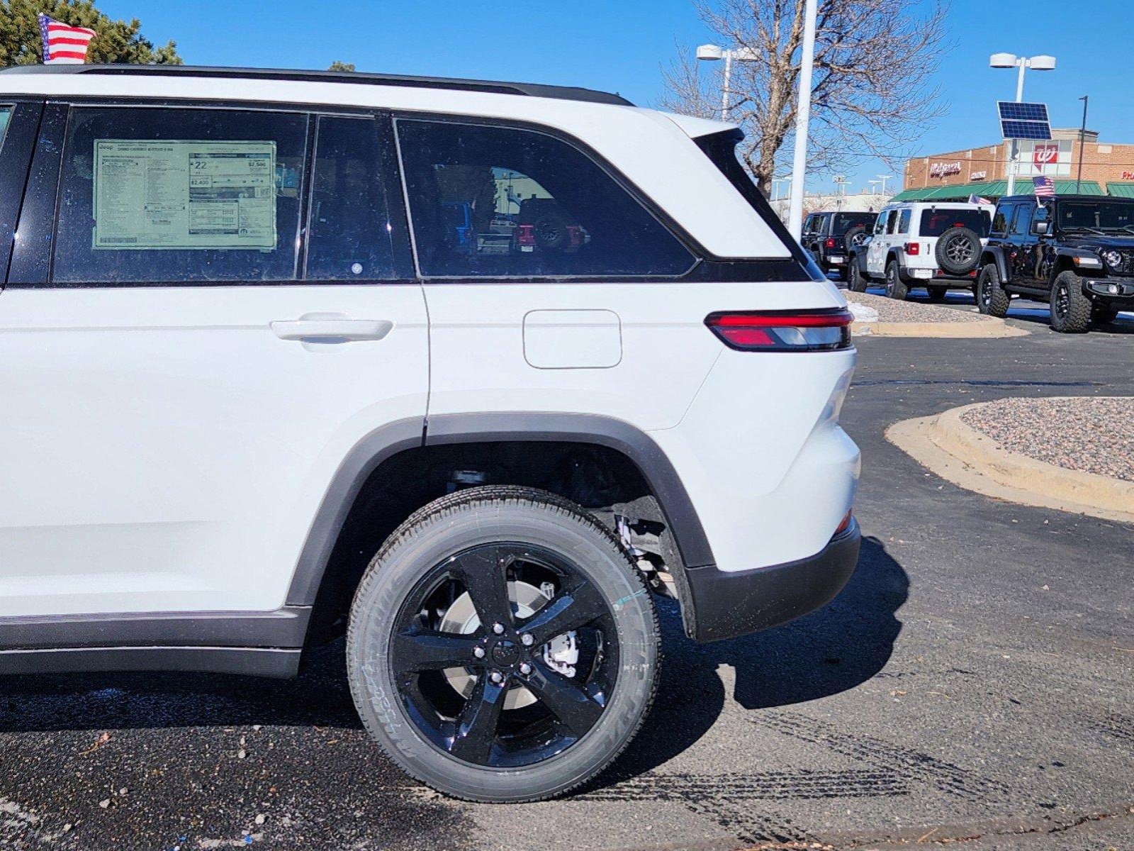 New 2025 Jeep Grand Cherokee Altitude image 35