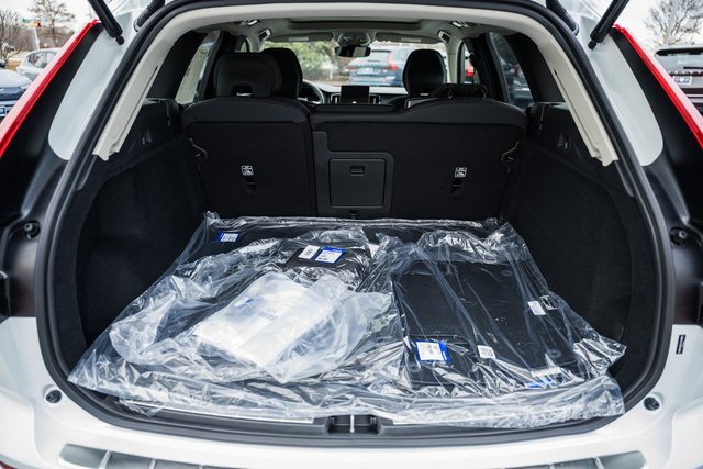 New 2026 Volvo XC60 B5 Plus w/ Protection Package Premier image 10
