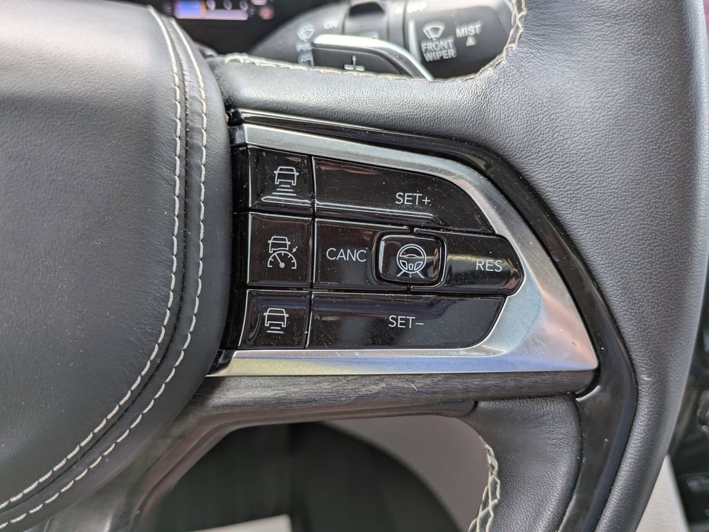 Used 2023 Jeep Grand Cherokee Overland w/ Adv Protech Group III RWD image 18