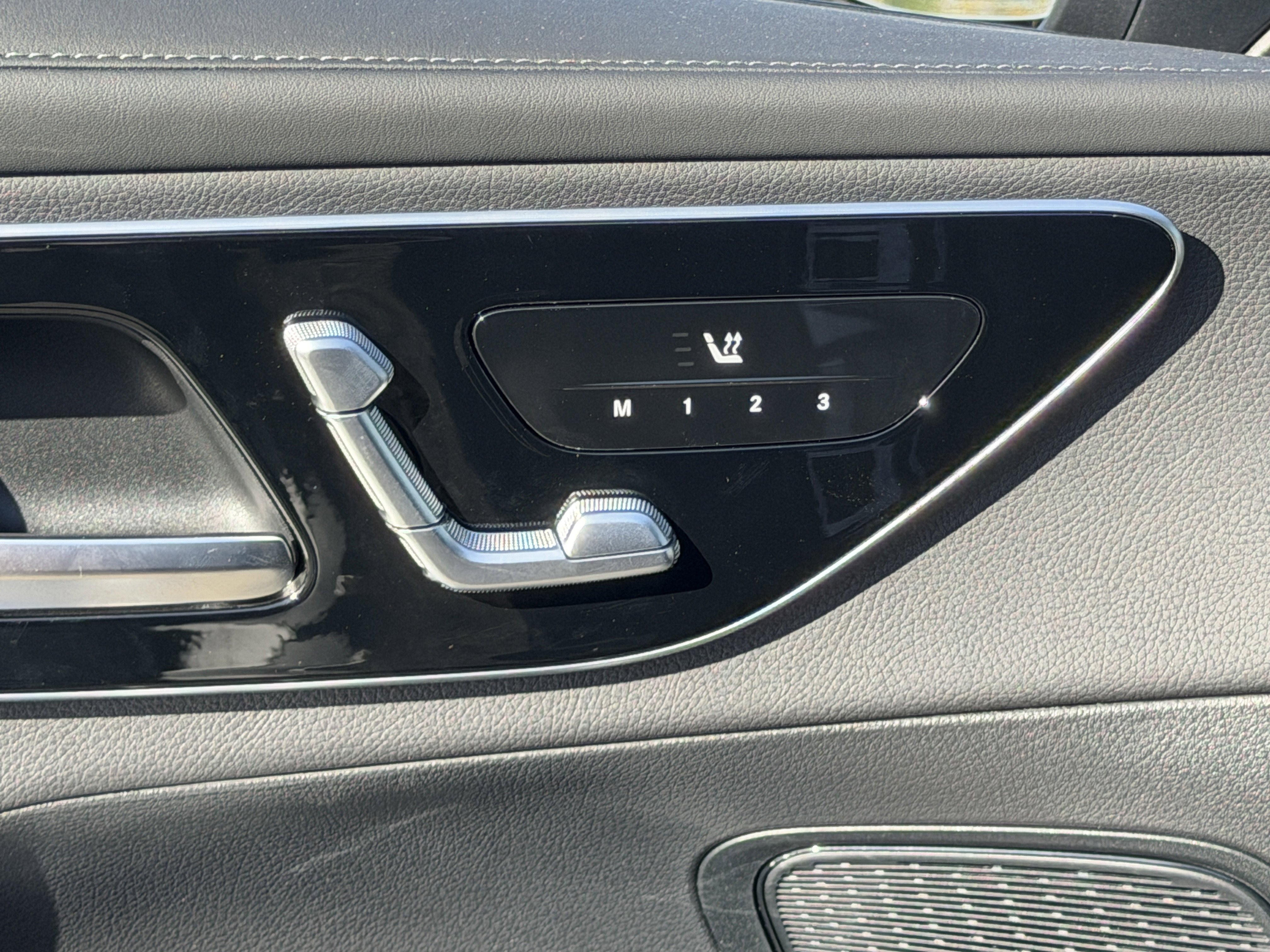 New 2025 Mercedes-Benz GLC 300 4MATIC image 17