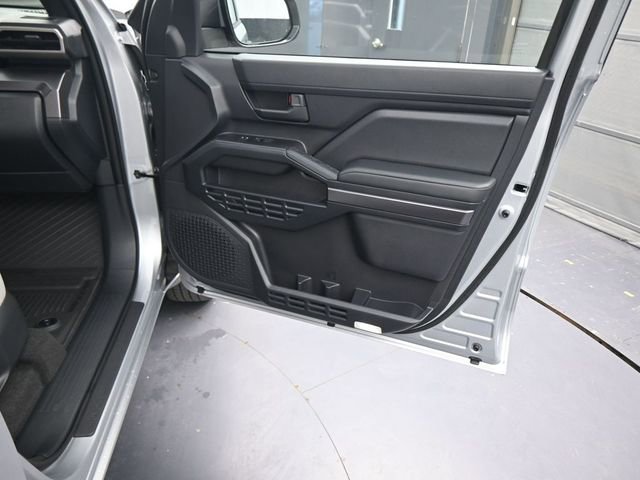 Used 2026 Toyota 4Runner SR5 AWD/4WD image 13