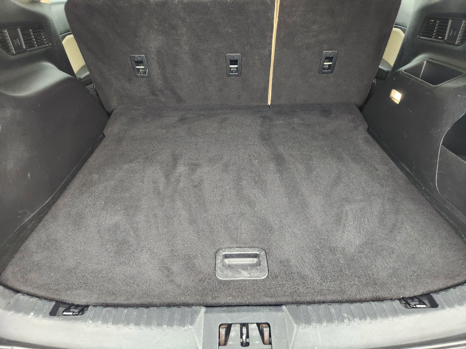 Used 2020 Ford Edge SEL FWD image 31