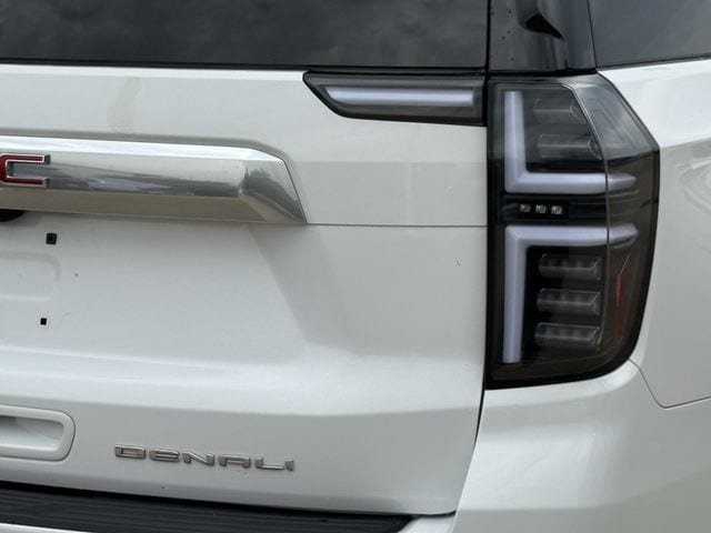 Used 2021 GMC Yukon Denali w/ Denali Premium Package AWD/4WD image 7