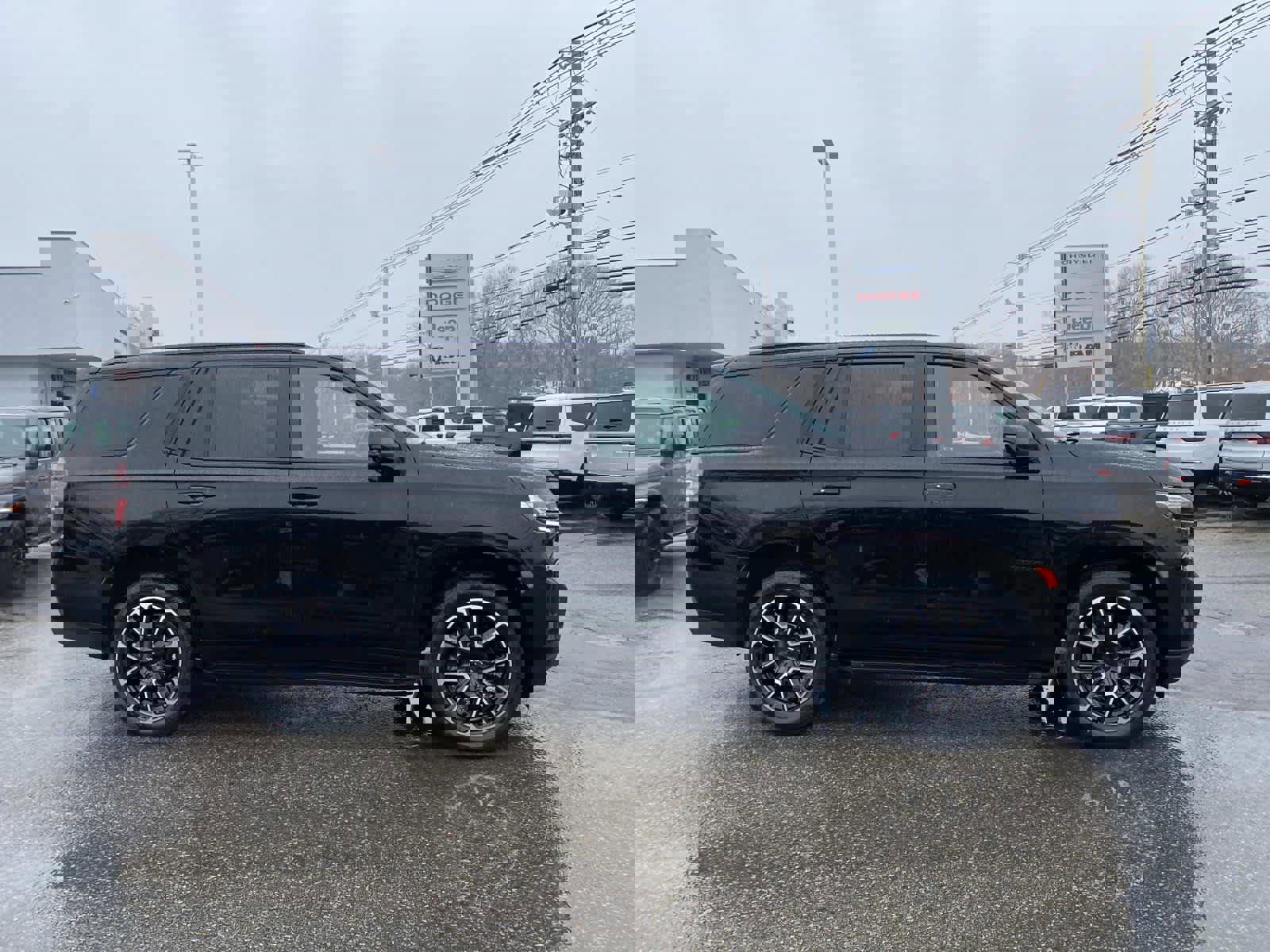 Used 2023 Chevrolet Tahoe RST w/ Luxury Package image 2