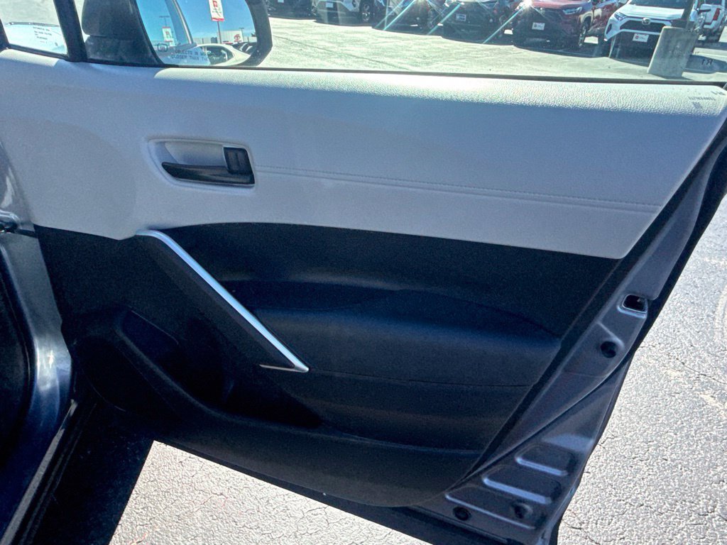Used 2022 Toyota Corolla Cross L AWD/4WD image 22
