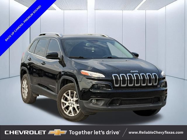 Used 2017 Jeep Cherokee Latitude w/ Safety/Convenience Group AWD/4WD image 1