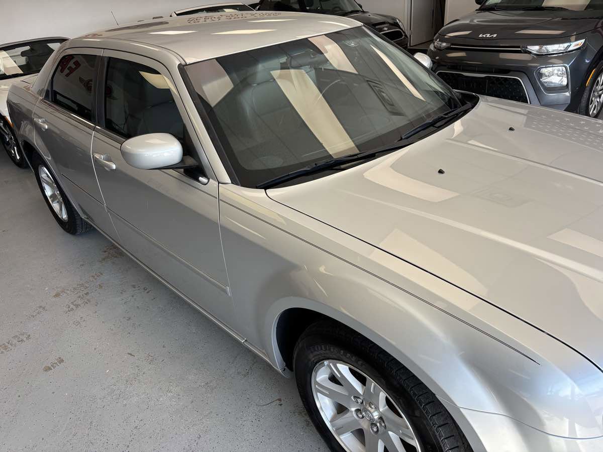 Used 2007 Chrysler 300 Touring image 4