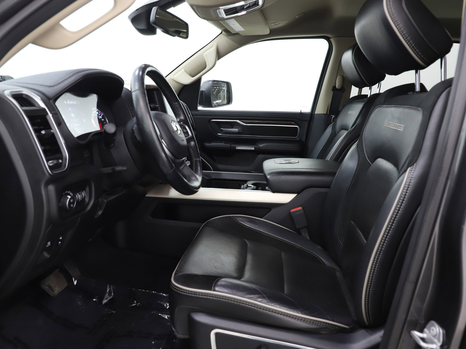 Used 2019 RAM 1500 Laramie image 24