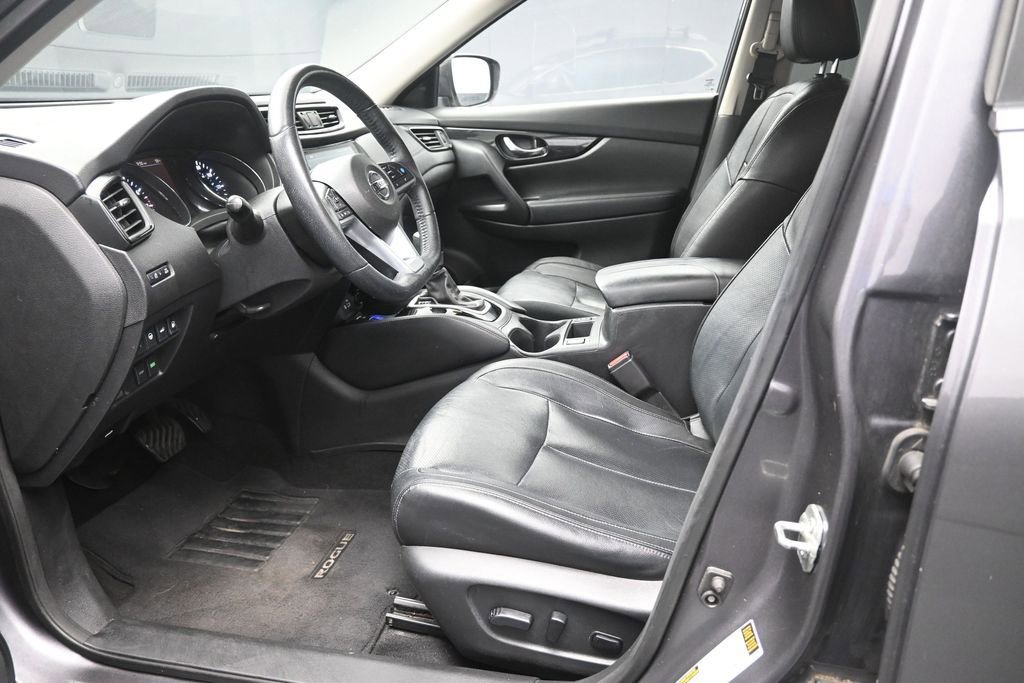 Used 2019 Nissan Rogue SL FWD image 17