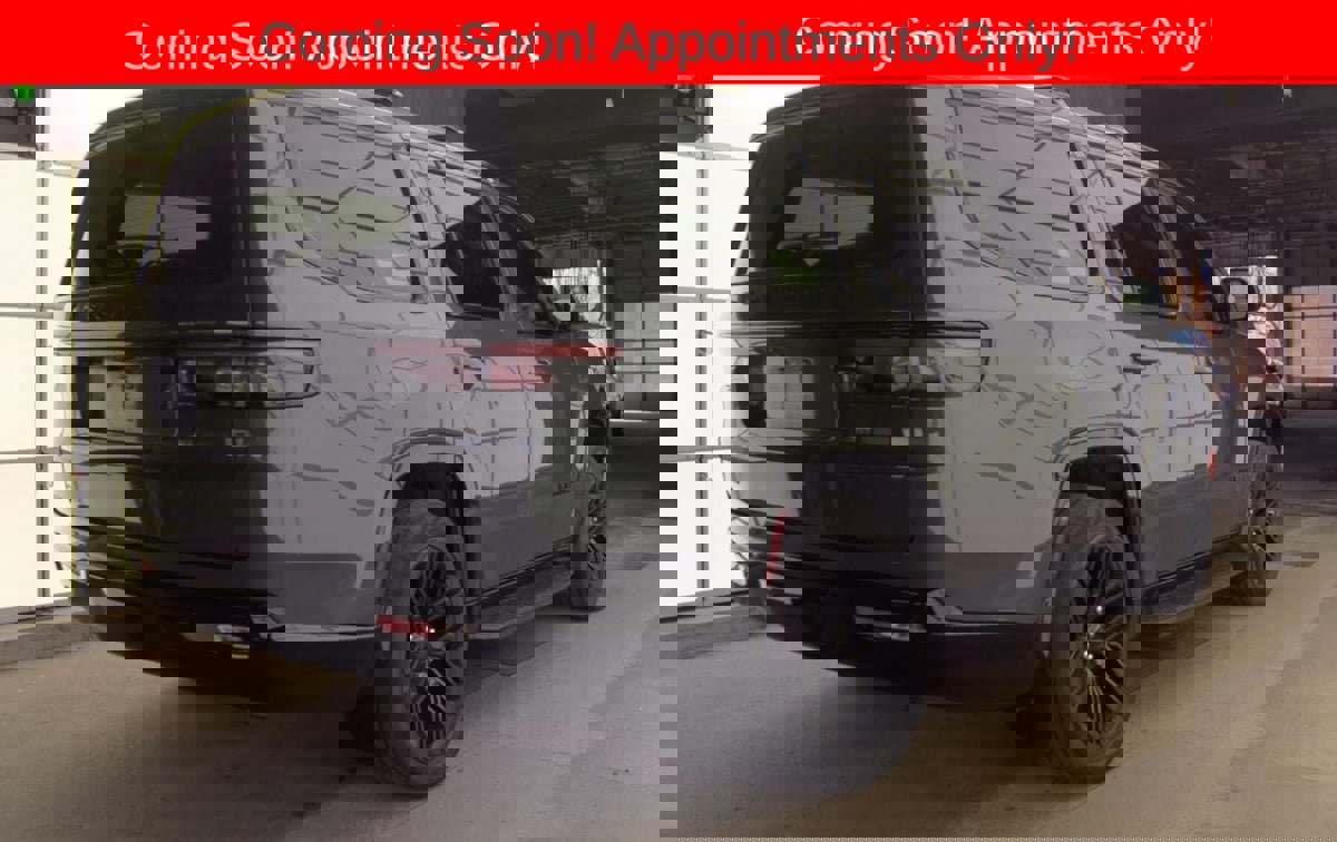 Used 2023 Jeep Wagoneer Series II AWD/4WD image 3