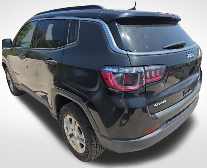 Used 2021 Jeep Compass Sport w/ Cold Weather Group AWD/4WD image 4