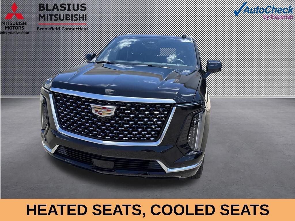 Used 2026 Cadillac Escalade Luxury AWD/4WD image 6