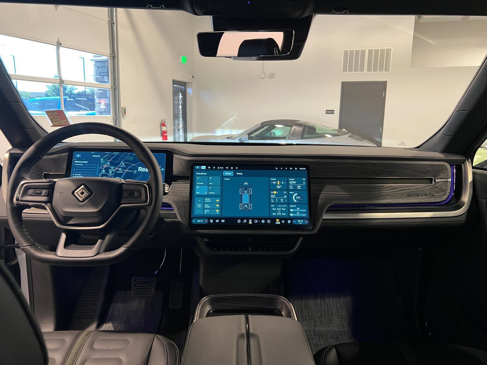Used 2026 Rivian R1S Adventure AWD/4WD image 27