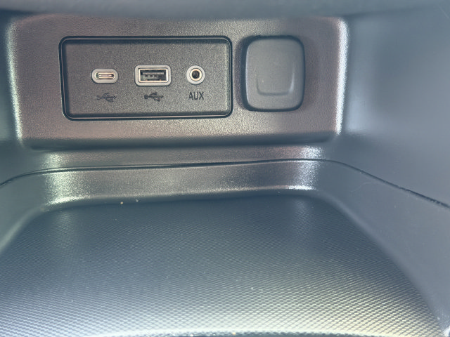 Used 2024 Chevrolet Equinox LT FWD image 28