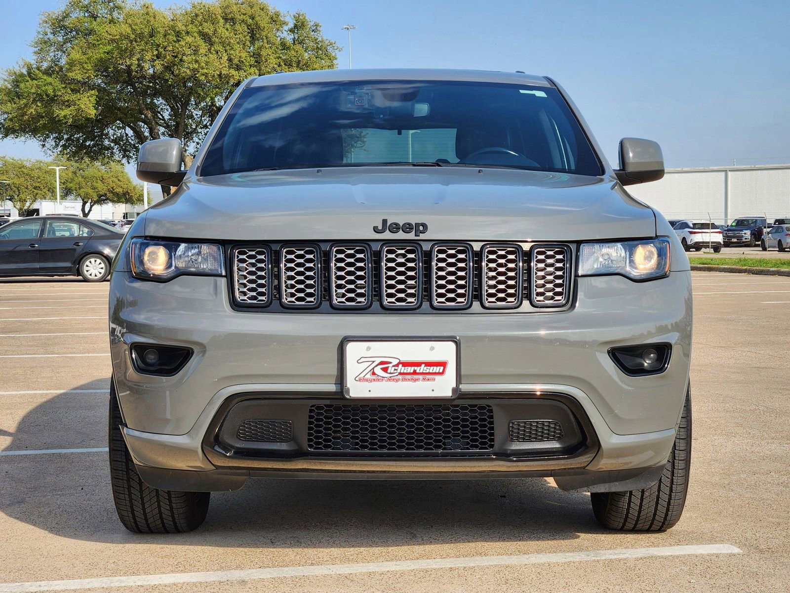 Used 2020 Jeep Grand Cherokee Altitude image 7