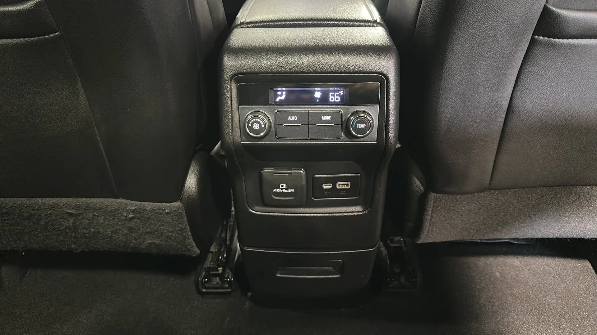 Used 2021 GMC Acadia AT4 w/ LPO, 'HIT The Road' Package AWD/4WD image 23