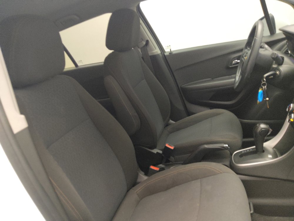 Used 2020 Chevrolet Trax LS w/ Tint and Cruise Package FWD image 21