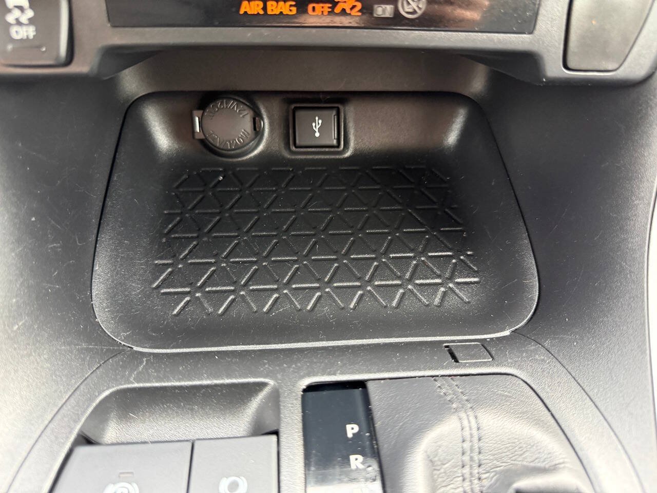 Used 2021 Toyota RAV4 XLE AWD/4WD image 39