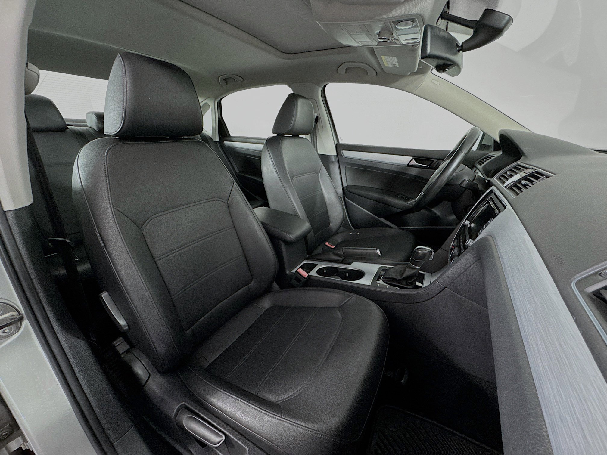 Used 2013 Volkswagen Passat 2.5 SE image 27