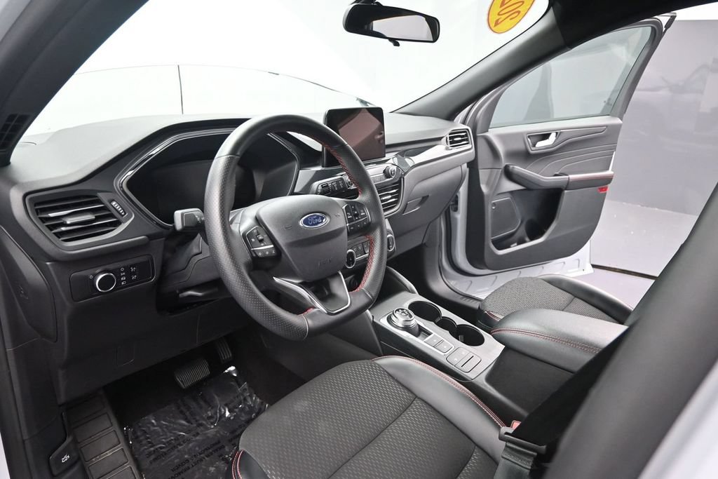 Used 2025 Ford Escape ST-Line FWD image 16