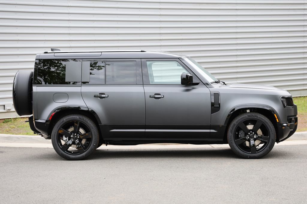 New 2026 Land Rover Defender 110 X-Dynamic SE AWD/4WD image 5