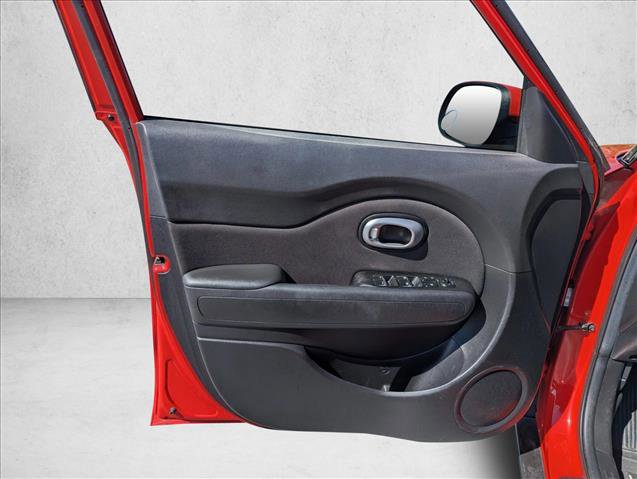 Used 2019 Kia Soul + image 18