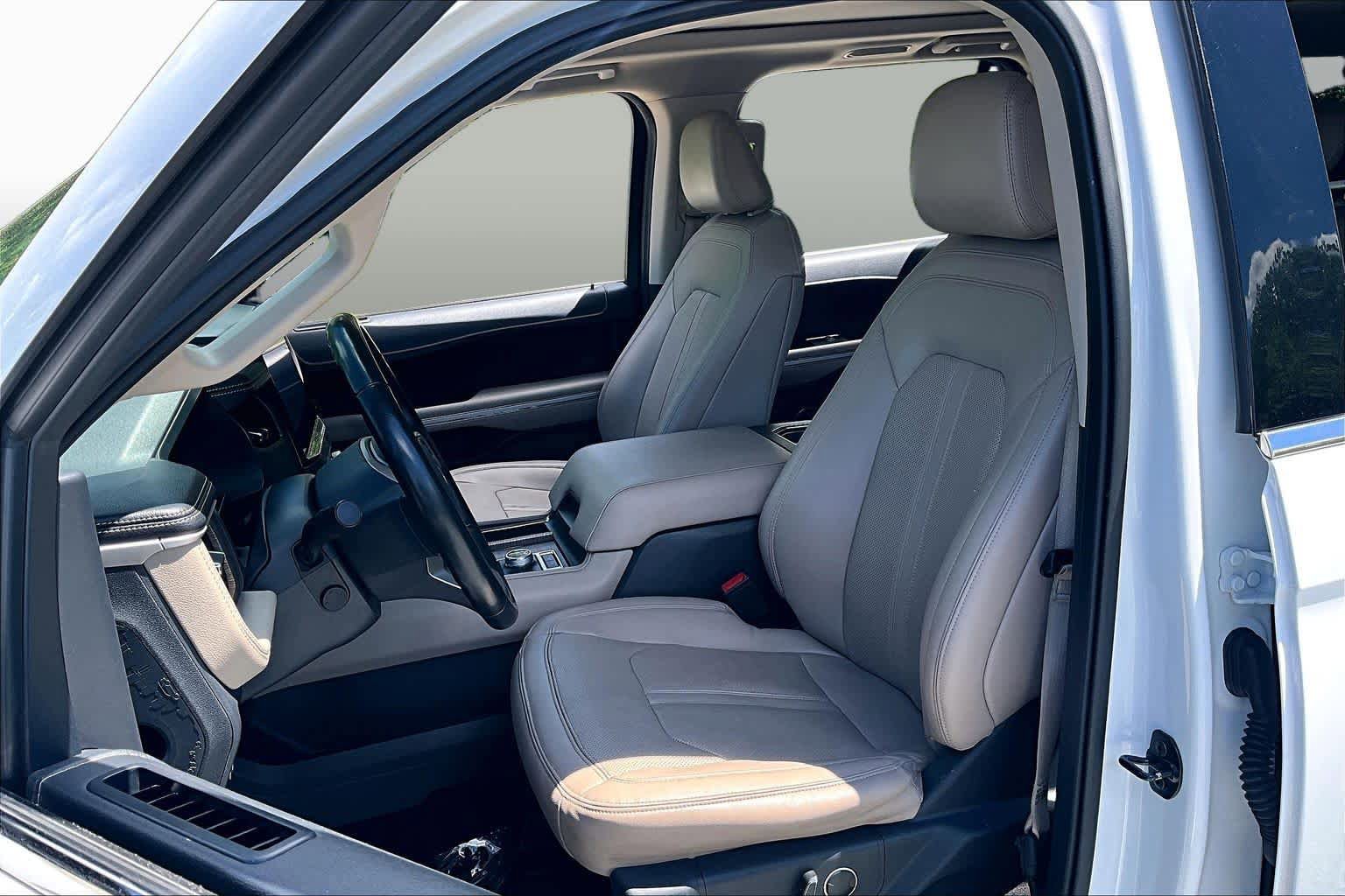 Used 2023 Ford Expedition Max Limited AWD/4WD image 8
