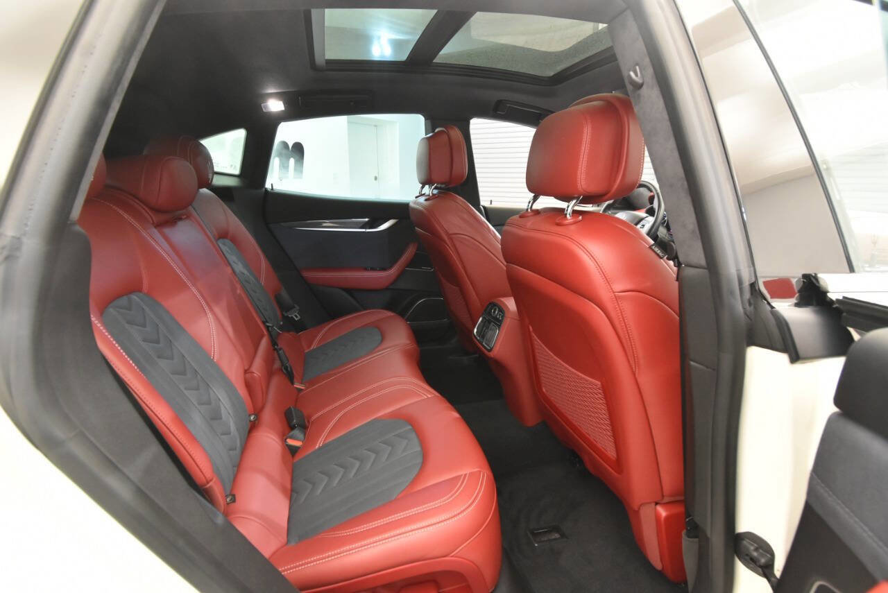 Used 2020 Maserati Levante GranLusso image 16