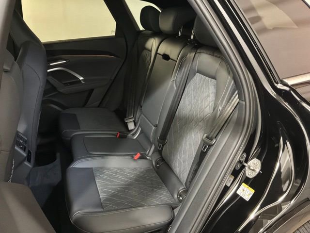 New 2025 Audi SQ5 Premium image 18